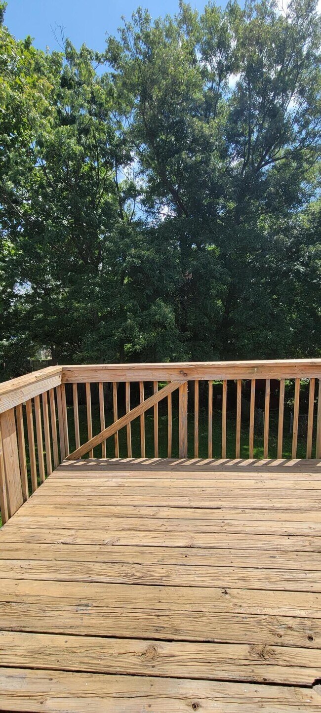 Building Photo - 3612 River Park Dr