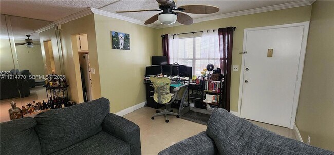 Building Photo - 1425 Arthur St