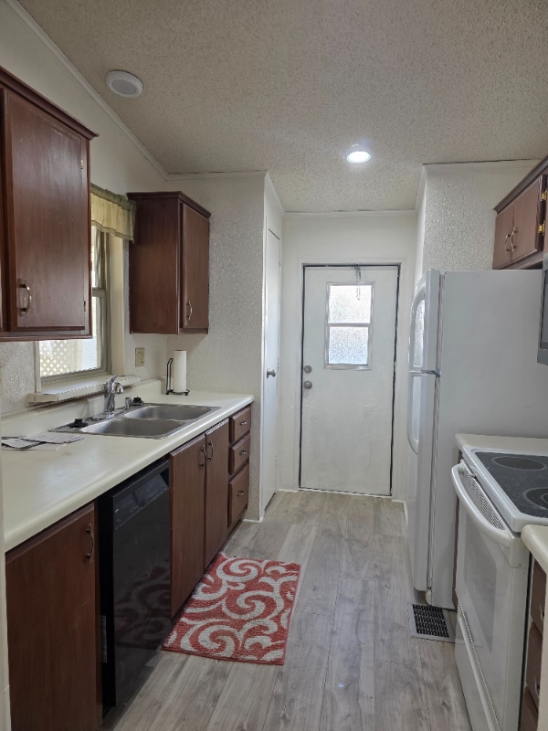 Building Photo - 1840 E Torrey Pines Ln