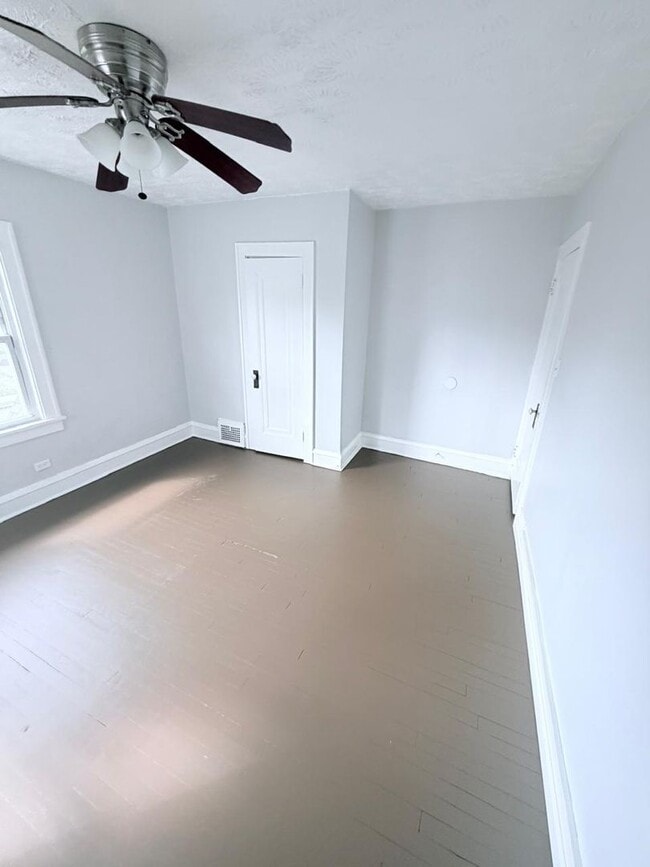 Building Photo - Spacious 4-Bedroom Single-Family Home with 2-Car Garage in Cleveland Heights