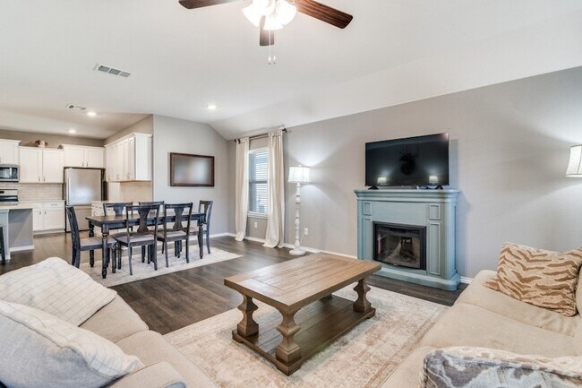 Building Photo - 158 Coyote Trl