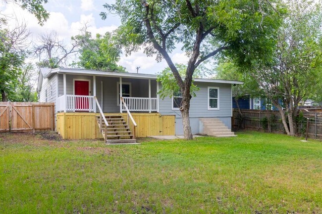 Building Photo - 1445 Hillview Ave