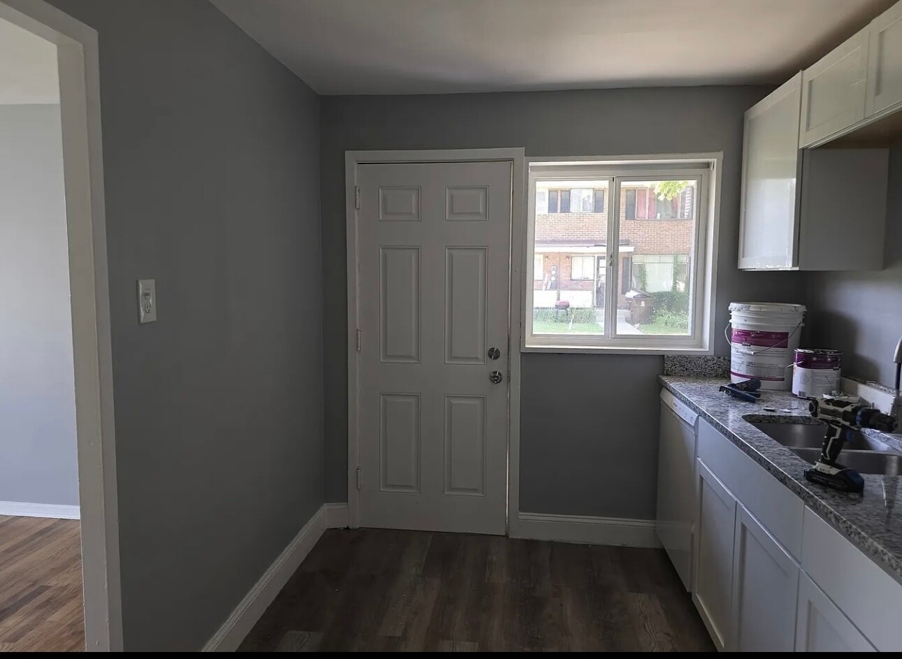 Kitchen - 43 Indianwood Blvd