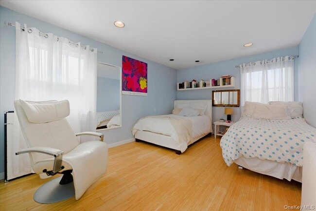 Building Photo - 1495 Bay Blvd