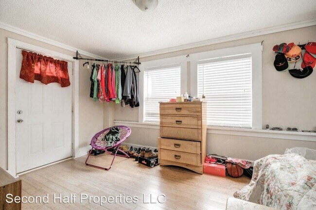 Building Photo - 3 br, 1 bath House - 950 8th Ave S