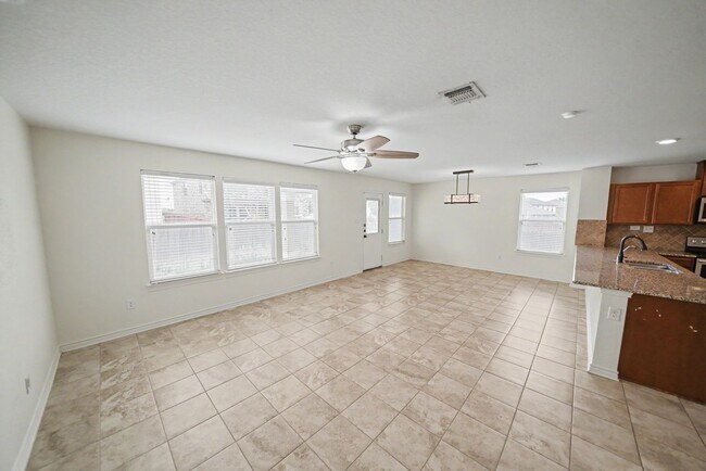 Building Photo - Stylish 3BR + Flex Home with Solar Near Randolph AFB - Realtor Commission: $500