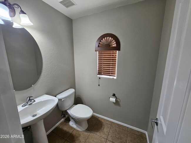 Building Photo - 3936 E Minton St