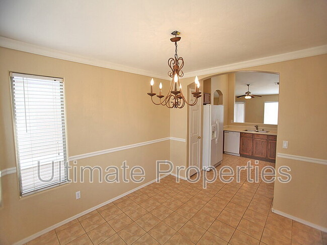 Building Photo - 2333 W Maldonado Dr