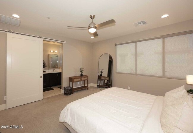 Building Photo - 7464 E Paraiso Dr