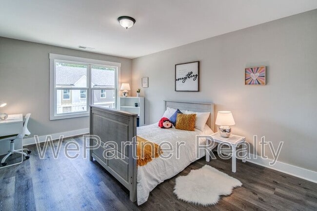 Building Photo - 5 N Rim Dr