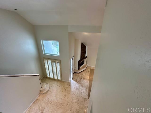 Building Photo - 520 Via De La Valle