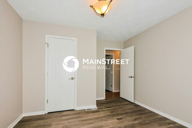 Building Photo - 3 Bedroom Pet-Friendly Home in Fenton, MO with Main Street Renewal