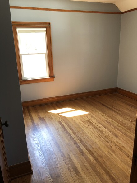 Building Photo - 529 N 59th St