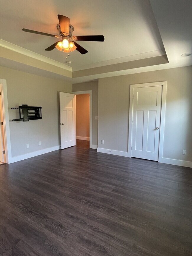 Building Photo - "Charming 4-Bedroom Retreat in Anderson with Spacious 1760 Sq Ft Layout - Your Perfect Home Awaits!"