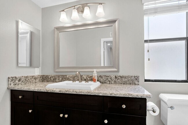 Building Photo - Beautiful single level home in Rancho Pena...