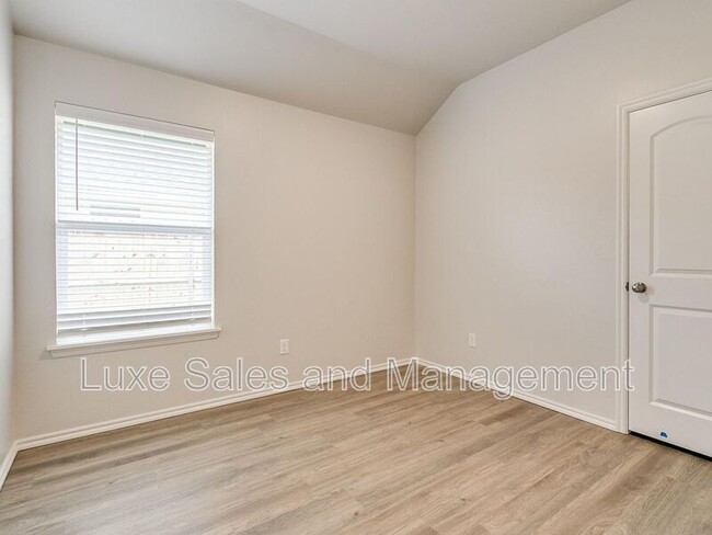 Building Photo - 10541 Lawson Pl Rd