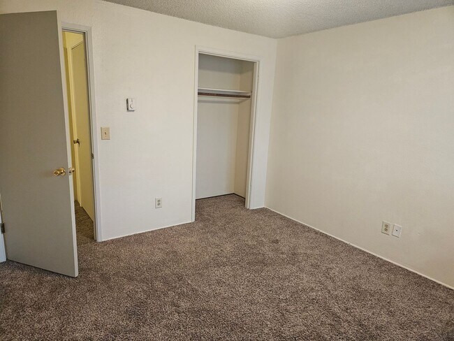 Building Photo - 2913/2915 Juanipero Way