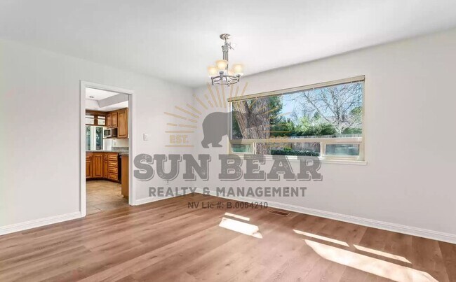 Building Photo - 4 Bedroom in Reno!!!  Great Location!