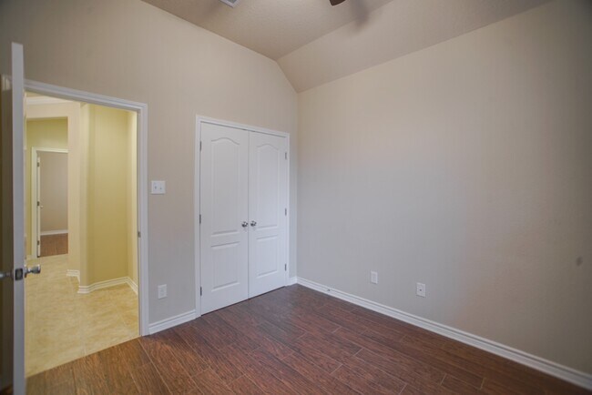 Building Photo - 34 Tidwillow Pl