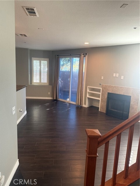 Building Photo - 8692 E 9th St