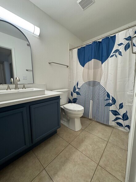 Building Photo - 1575 W Warm Springs Rd