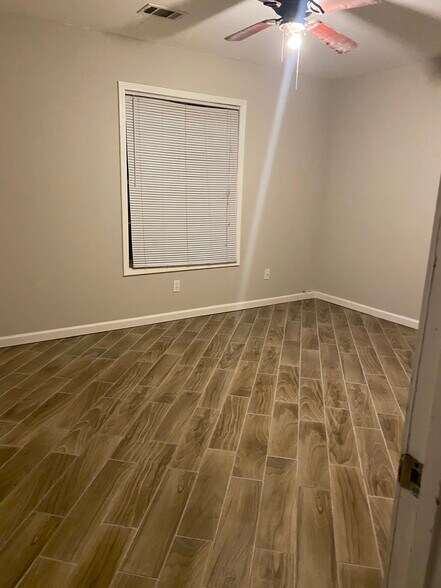 Building Photo - 5091 Farm Valley Dr NE