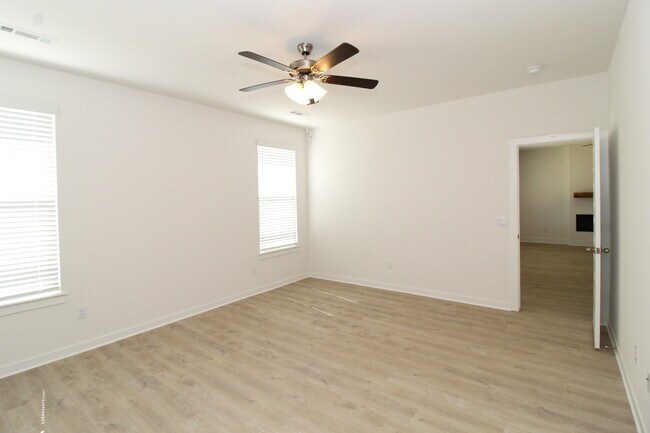 Building Photo - 2309 Langford St