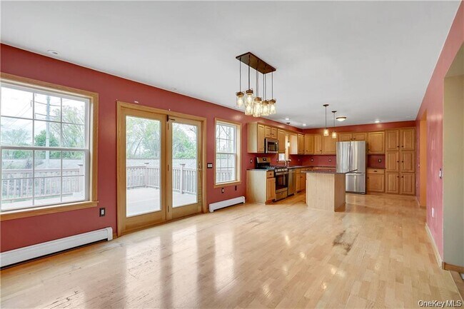 Building Photo - 1 Tomkins Ave