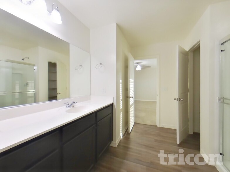 Building Photo - 4521 W Saddlebush Way