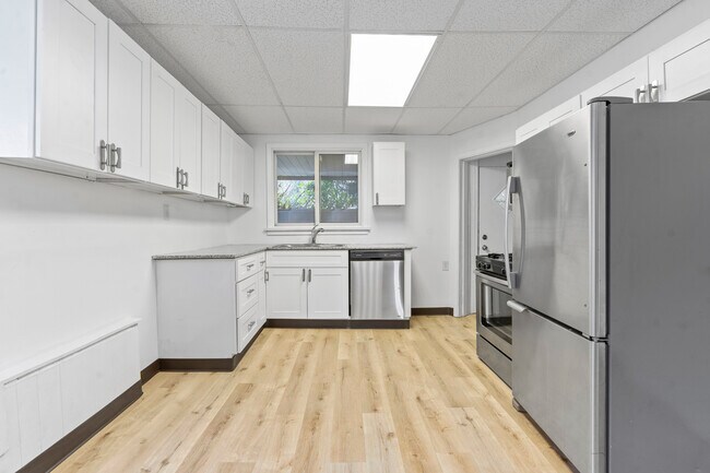 Building Photo - 2721 Berg St