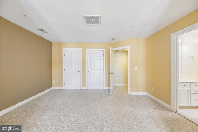 Building Photo - 7979 Vigne Ct