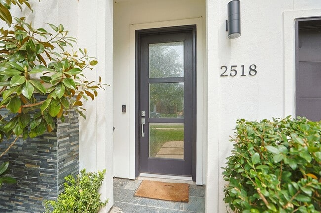 Building Photo - 2518 Southgate Blvd