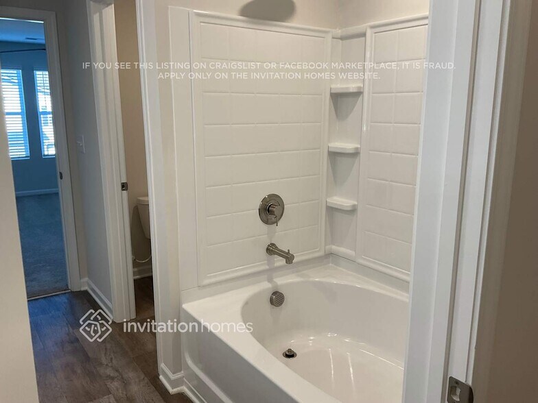 Building Photo - 217 White Flds Ave