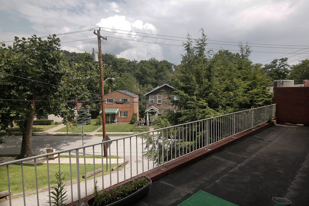 Building Photo - 600 Allenby Ave