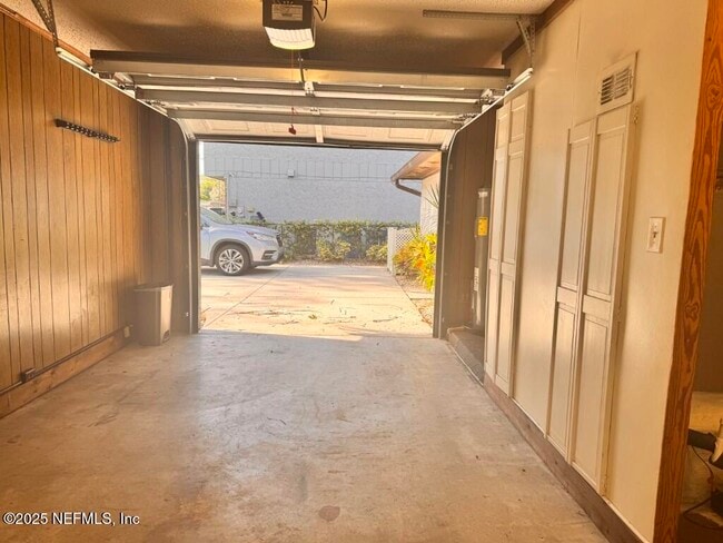 Building Photo - 1218 Colt St