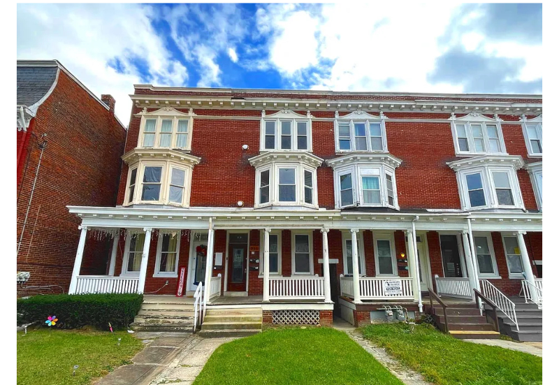 Primary Photo - 918 W King St