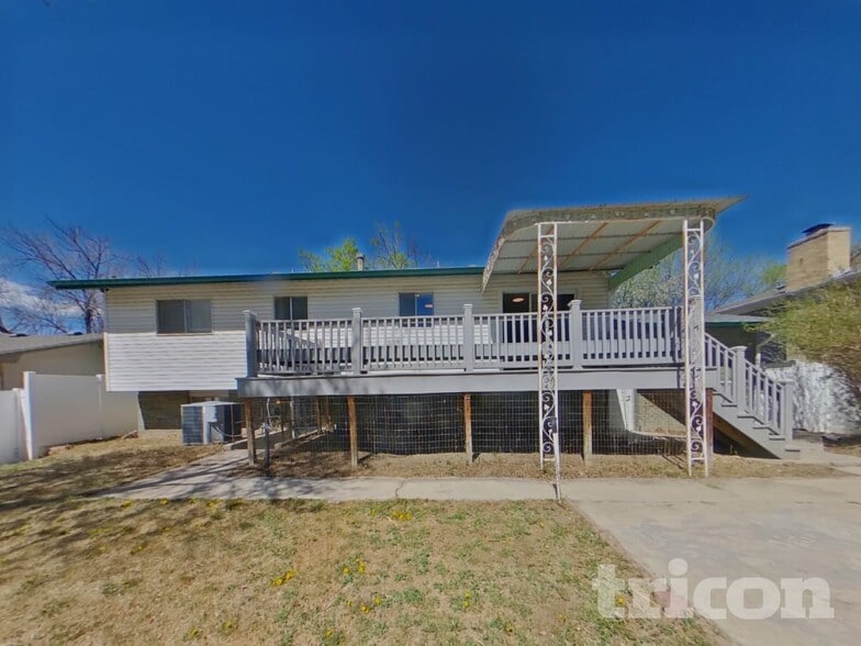 Building Photo - 1017 De La Vista Pl