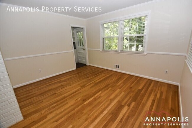 Building Photo - 300 S Cherry Grove Ave