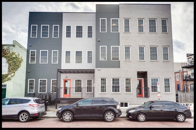 Building Photo - 410-412 Richardson PL NW