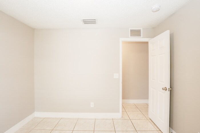 Building Photo - 937 Grassy Island Ln