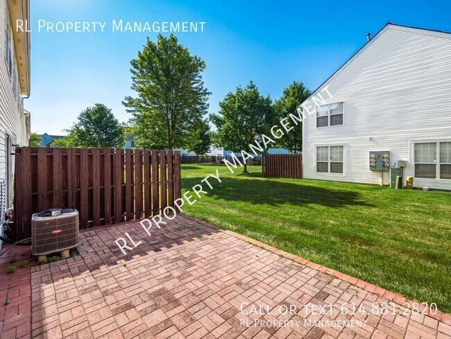 Building Photo - Spacious 3 bedroom 2.5 bathroom condo in W...