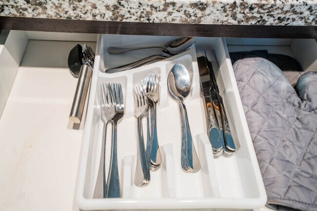 Building Photo - 888 N 4th St