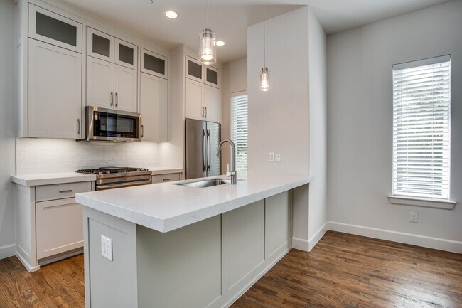Building Photo - 4032 Herschel Ave