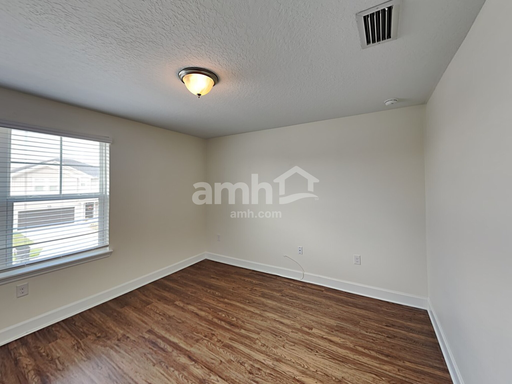 Building Photo - 527 Pine Terrace Dr