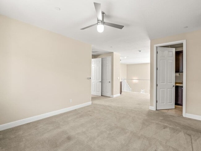 Building Photo - 1229 E Via Roma Dr