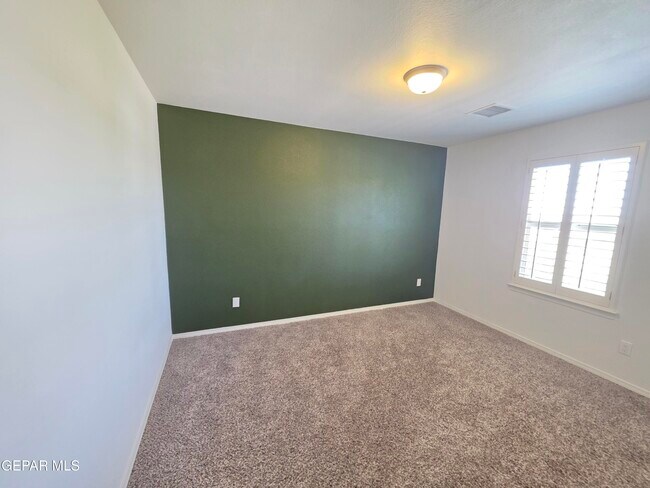 Building Photo - 7517 Red Cedar Dr