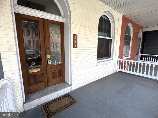 Building Photo - 112 E 3rd St