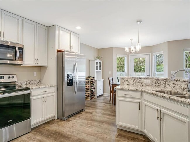 Building Photo - 1398 Orchard Lakes Cir