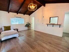 Building Photo - 2707 Cridge St