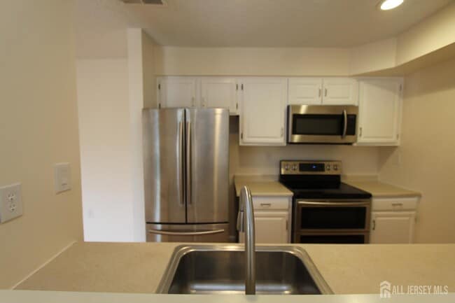 Building Photo - 1905 Aspen Dr